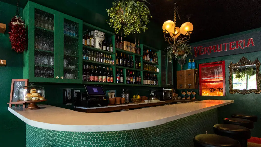 VICTORIA’S VINOS Y VERMUTERIA: Restaurateur Matt Kuscher/Kush Hospitality Group Launches Miami’s First Vermouth Bar
